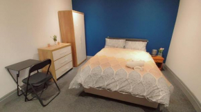 Double-Bedroom in the Heart of Eccles Manchester Perfect for Short Stays